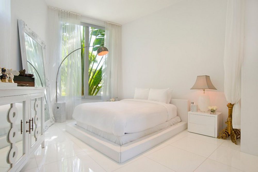 Simple Minimalist Bedroom Design With White Ceramic Listed In Elegant And Charming White Bedroom Color Scheme Ideas1