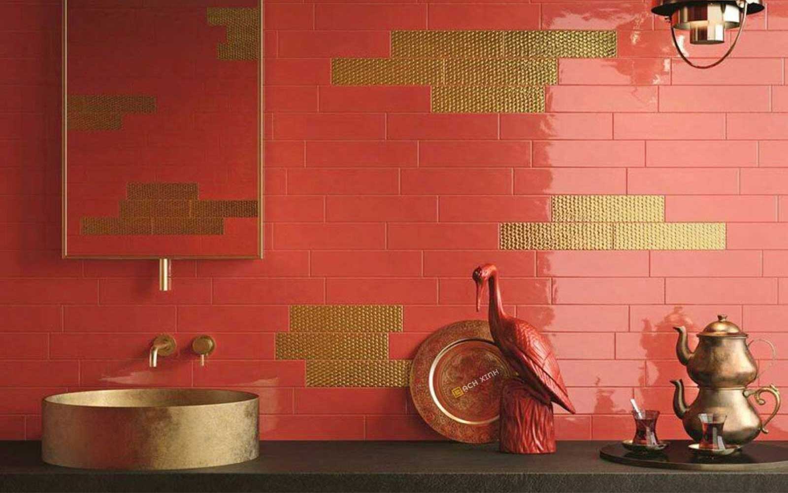 Một mảng tường gạch thẻ màu đỏ ấn tượng màu sắc nổi bật